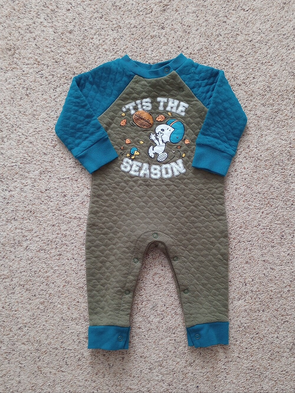 Peanuts 'Tis The Season Snoopy Football Fall Autumn Onesie Size 6-9 Months